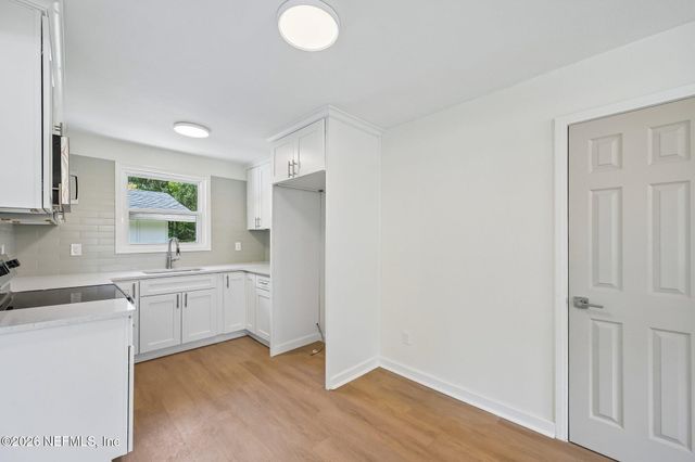 5834 HYDE GROVE Avenue, Jacksonville, FL 32210