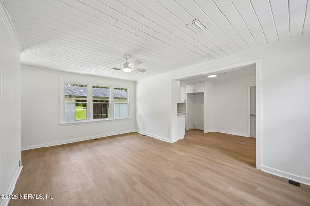 5834 HYDE GROVE Avenue, Jacksonville, FL 32210