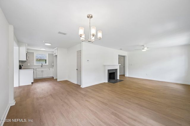 5834 HYDE GROVE Avenue, Jacksonville, FL 32210