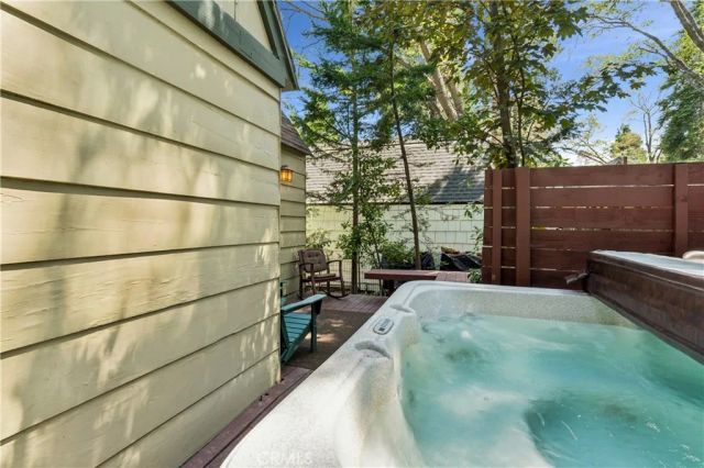 238 Maple Drive, Lake Arrowhead, CA 92352