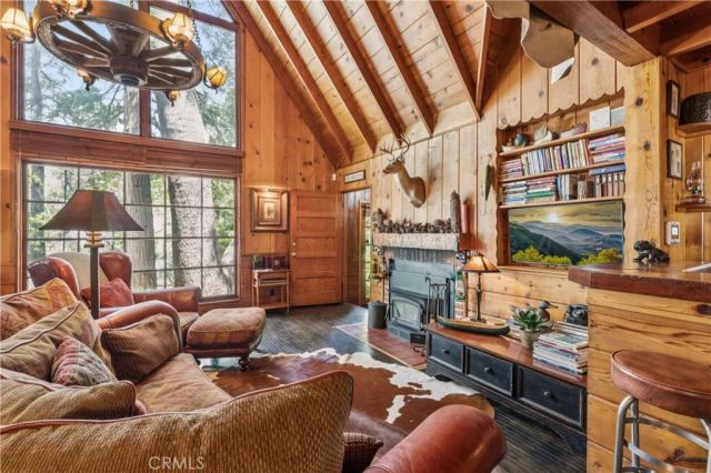 238 Maple Drive, Lake Arrowhead, CA 92352