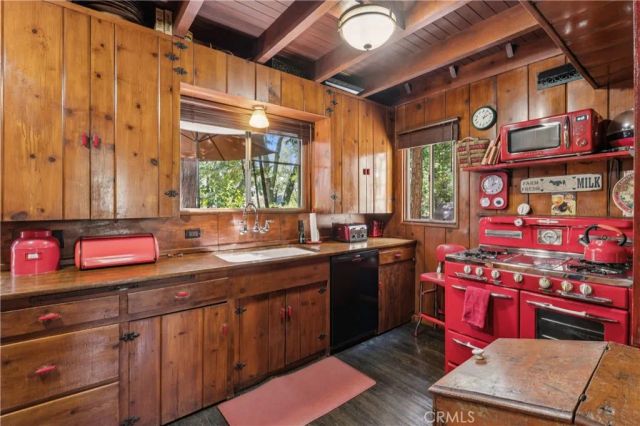 238 Maple Drive, Lake Arrowhead, CA 92352