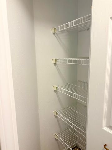 15200 SILVER Parkway, Fenton, MI 48430