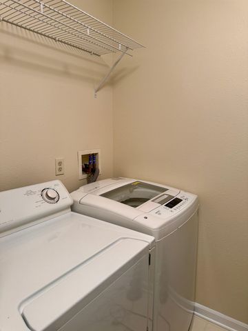 15200 SILVER Parkway, Fenton, MI 48430