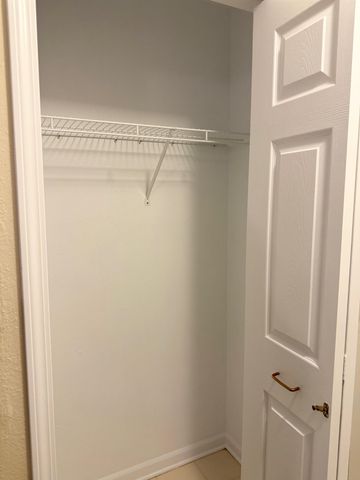 15200 SILVER Parkway, Fenton, MI 48430