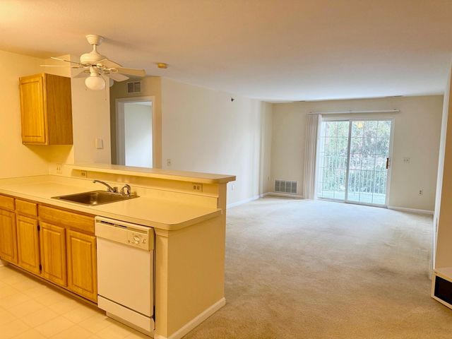 15200 SILVER Parkway, Fenton, MI 48430