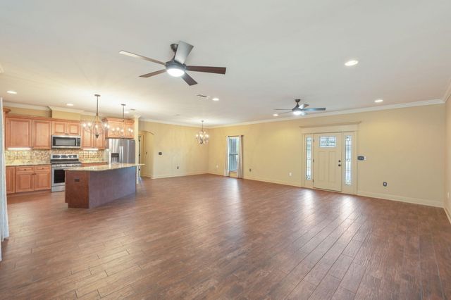 6450 Amanda Court, Crestview, FL 32536