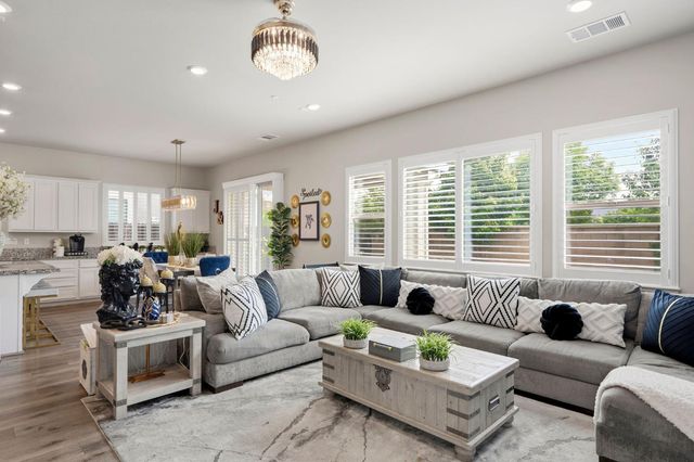 2185 Cumberland Loop, Roseville, CA 95747