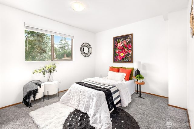 13922 Manor Way, Lynnwood, WA 98087