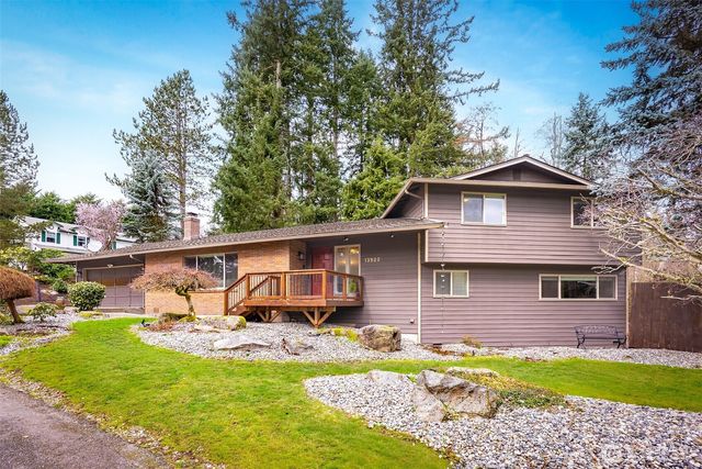 13922 Manor Way, Lynnwood, WA 98087