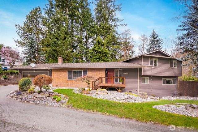 13922 Manor Way, Lynnwood, WA 98087