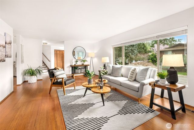 13922 Manor Way, Lynnwood, WA 98087