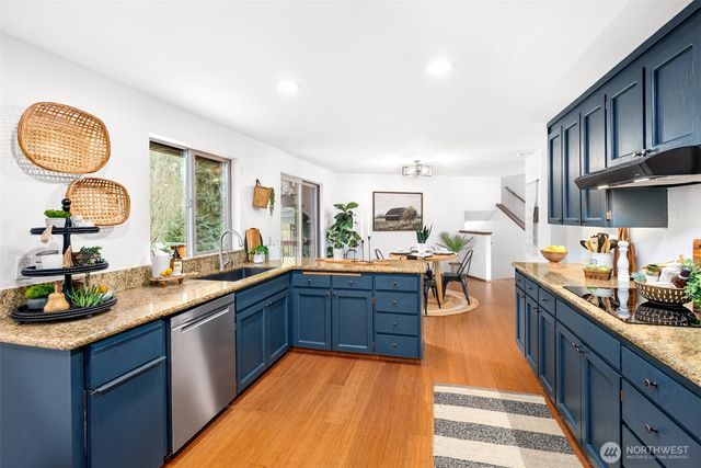 13922 Manor Way, Lynnwood, WA 98087