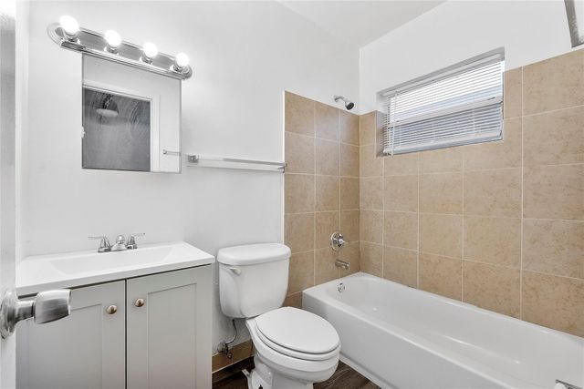 279 SW 1st Street 1, Deerfield Beach, FL 33441