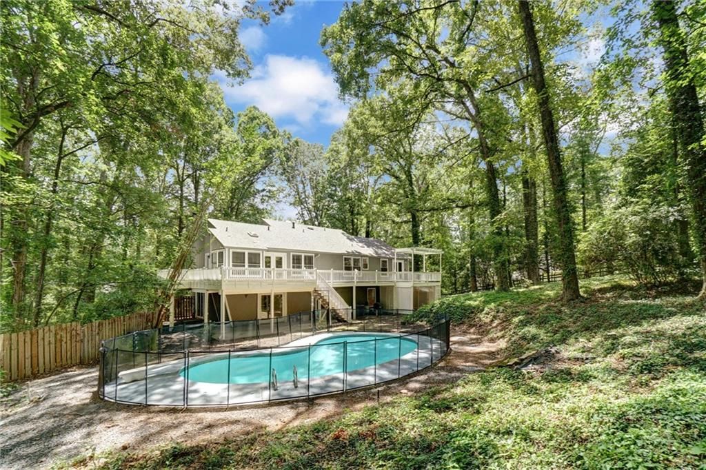 10520 Shallowford Road, Roswell, GA 30075