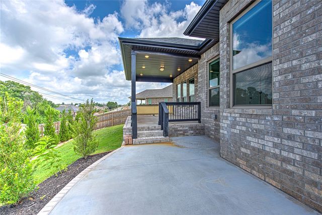 717 Cannon Cove, Cave Springs, AR 72718