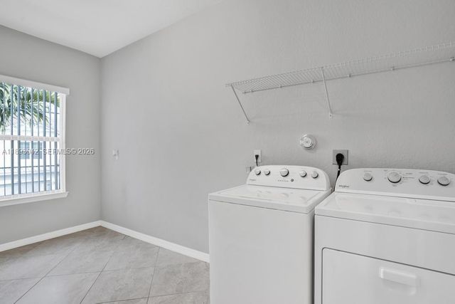 1422 Silk Oak Drive, Hollywood, FL 33021