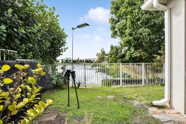 1422 Silk Oak Drive, Hollywood, FL 33021