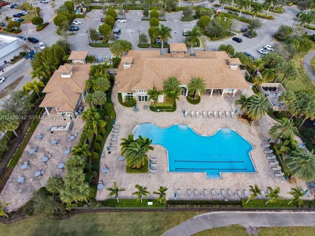 1422 Silk Oak Drive, Hollywood, FL 33021