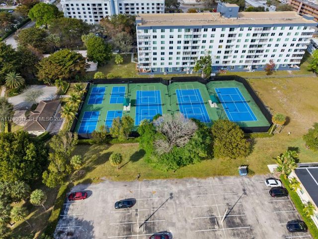 1422 Silk Oak Drive, Hollywood, FL 33021