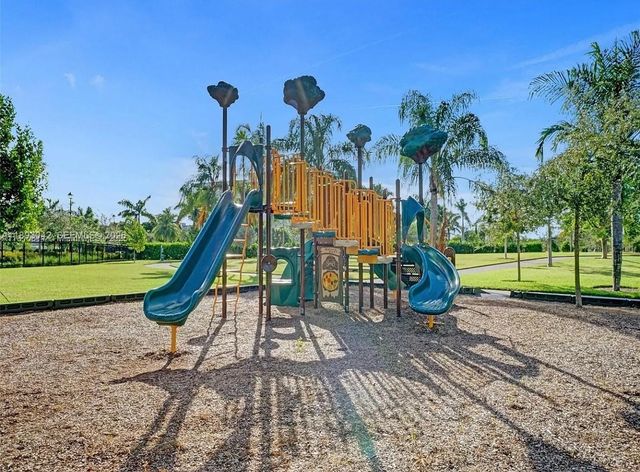 1422 Silk Oak Drive, Hollywood, FL 33021