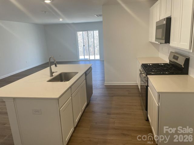 526 Sand Dunes Drive, Kannapolis, NC 28081