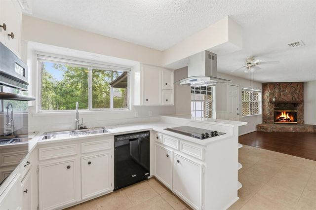 430 Eastwood Drive, New Caney, TX 77357