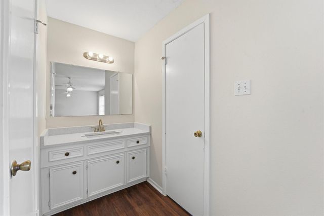 430 Eastwood Drive, New Caney, TX 77357
