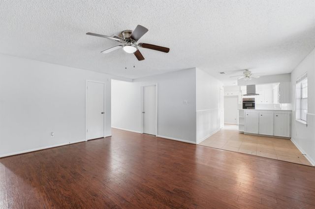 430 Eastwood Drive, New Caney, TX 77357