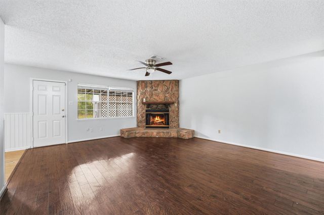 430 Eastwood Drive, New Caney, TX 77357