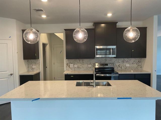 116 Diorite DR, Liberty Hill, TX 78642