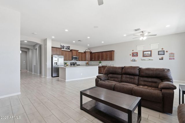 41830 N KAMALA TREE Street, Queen Creek, AZ 85140