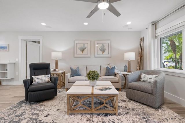 211 85TH STREET, Holmes Beach, FL 34217