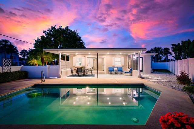 211 85TH STREET, Holmes Beach, FL 34217