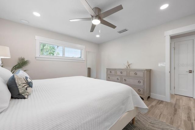 211 85TH STREET, Holmes Beach, FL 34217