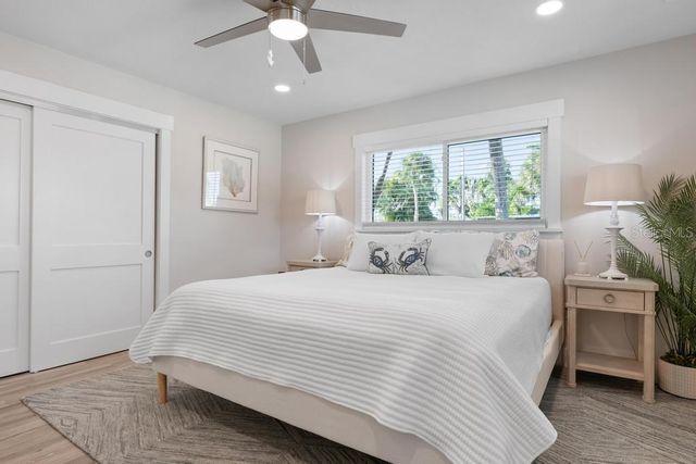 211 85TH STREET, Holmes Beach, FL 34217