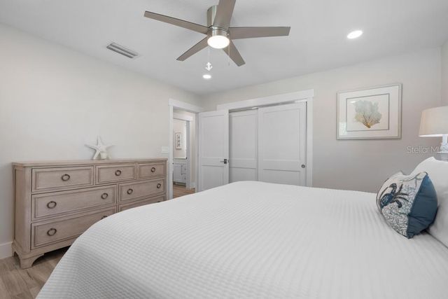 211 85TH STREET, Holmes Beach, FL 34217