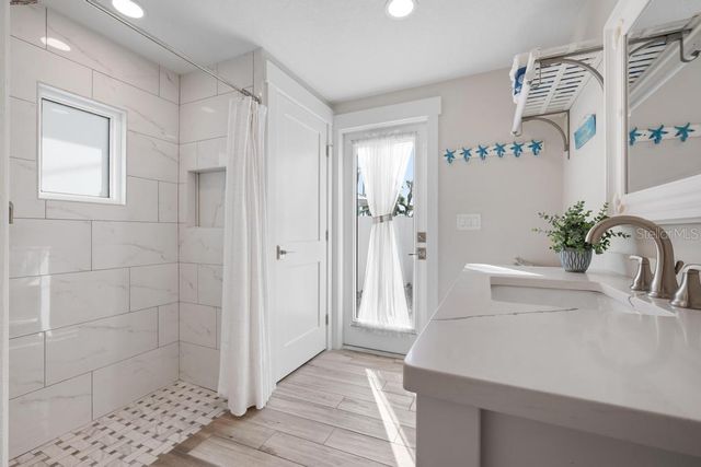 211 85TH STREET, Holmes Beach, FL 34217