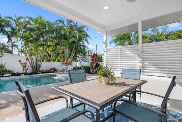 211 85TH STREET, Holmes Beach, FL 34217