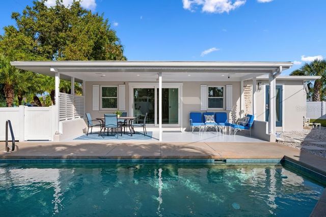 211 85TH STREET, Holmes Beach, FL 34217