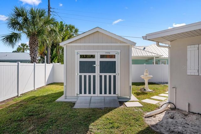 211 85TH STREET, Holmes Beach, FL 34217
