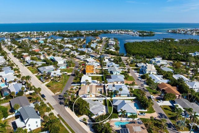 211 85TH STREET, Holmes Beach, FL 34217