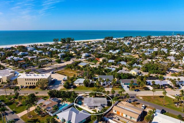 211 85TH STREET, Holmes Beach, FL 34217
