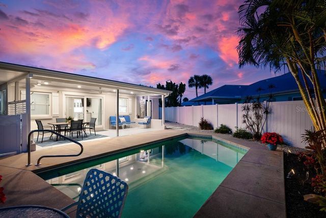 211 85TH STREET, Holmes Beach, FL 34217