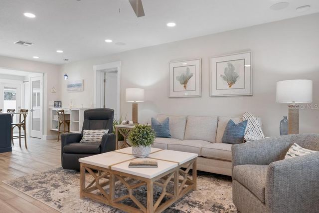 211 85TH STREET, Holmes Beach, FL 34217