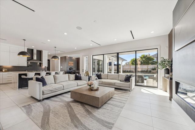 4912 Lost Creek Lane, League City, TX 77573