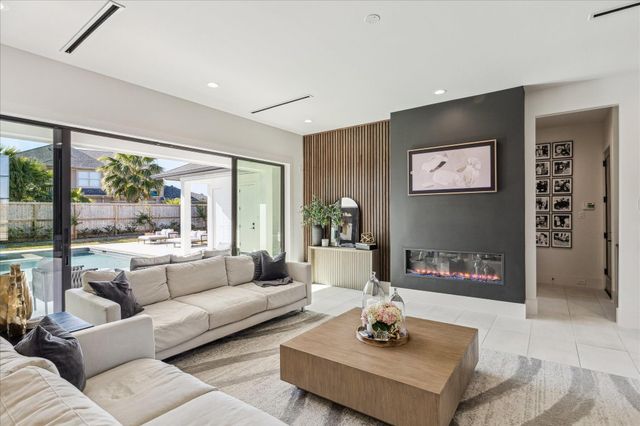 4912 Lost Creek Lane, League City, TX 77573