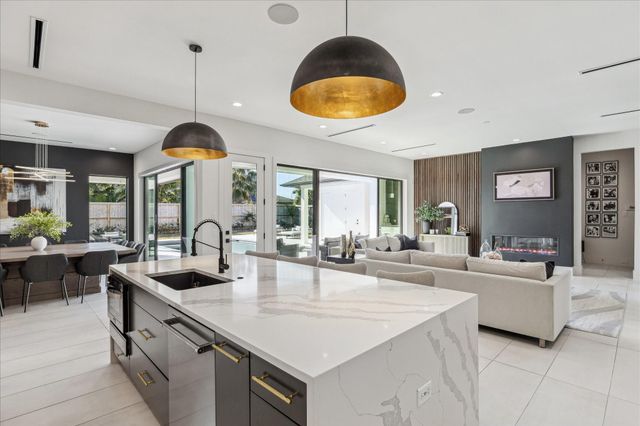 4912 Lost Creek Lane, League City, TX 77573