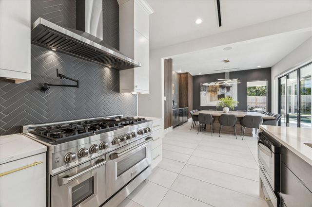 4912 Lost Creek Lane, League City, TX 77573