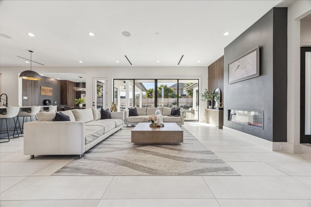 4912 Lost Creek Lane, League City, TX 77573